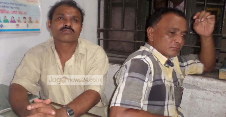 হত-দরিদ্রদের চাল বাজারে বিক্রির সময় গ্রেফতার ২