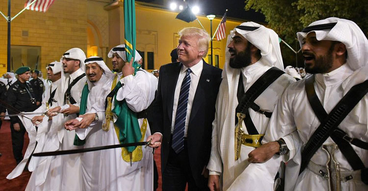 Trump takes part in traditional Saudi sword dance