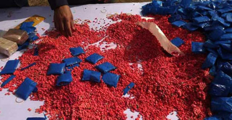 তিন কোটি টাকার ইয়াবাসহ আটক ৩