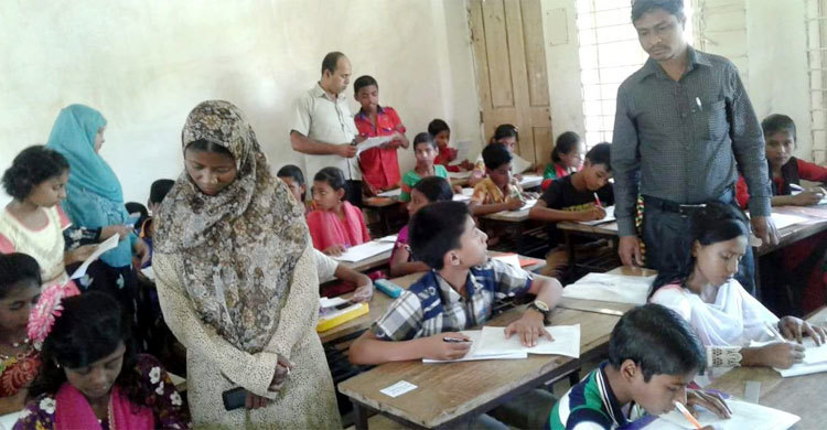 ভাড়া করা শিক্ষার্থী দিয়ে পিইসি পরীক্ষা : বহিষ্কার ৩১