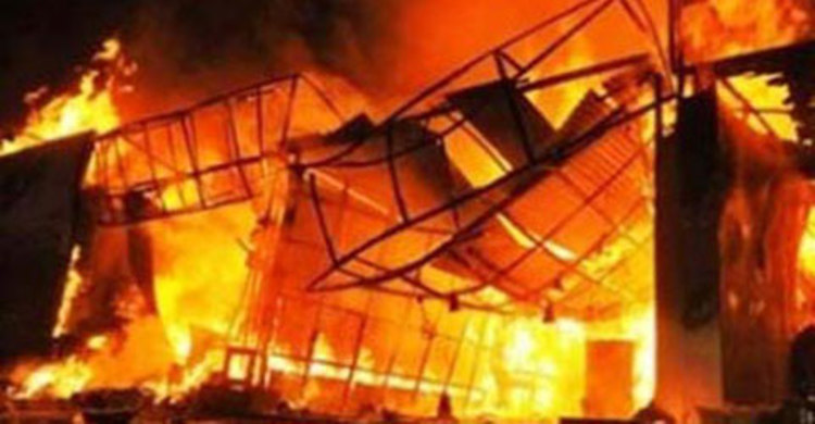 নওগাঁয় আগুনে তিন কোটি টাকার মালামাল পুড়ে গেছে