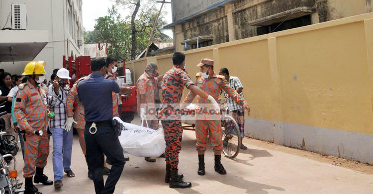 হাসপাতালের লিফটের নিচে নারীর মরদেহ