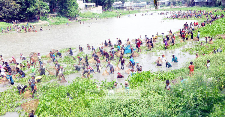 ১৫ বছর পর মাছ ধরার মহোৎসব