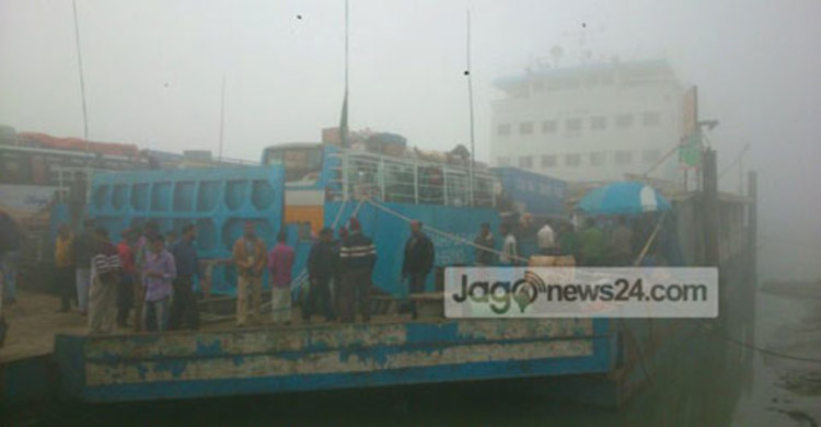 আড়াই ঘণ্টা পর দৌলতদিয়া-পাটুরিয়ায় ফেরি চলাচল শুরু