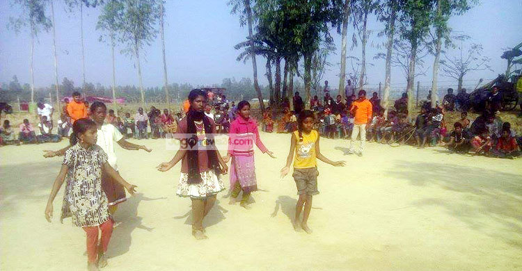 সাঁওতাল পল্লীতে হামলার ২ মাস পূর্তি : বিনোদনের আয়োজন