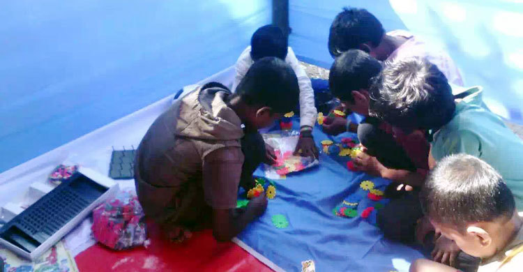 সাঁওতাল পল্লীতে শিশুদের জন্য বিনোদন কেন্দ্র