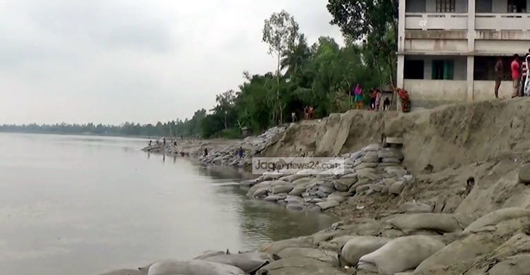 গাইবান্ধায় তিন নদীর ভাঙনে ২ শতাধিক ভিটেমাটি বিলীন