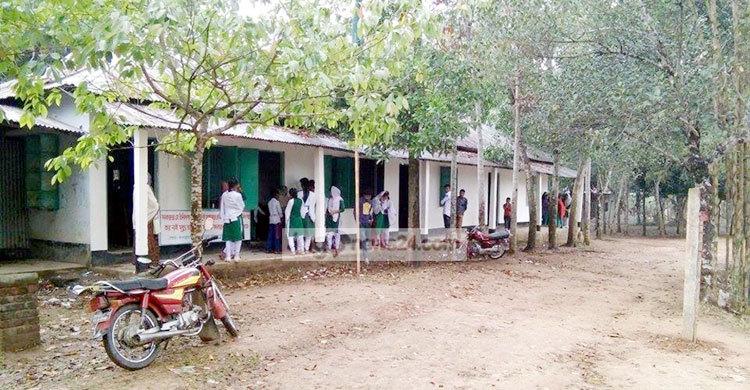 ২২ বছর বেতন-ভাতা পান না শিক্ষক-কর্মচারীরা