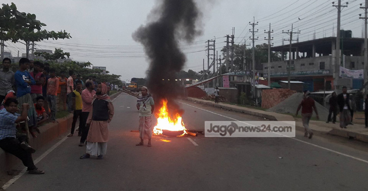 ঢাকা-ময়মনসিংহ মহাসড়কে অবরোধ প্রত্যাহার