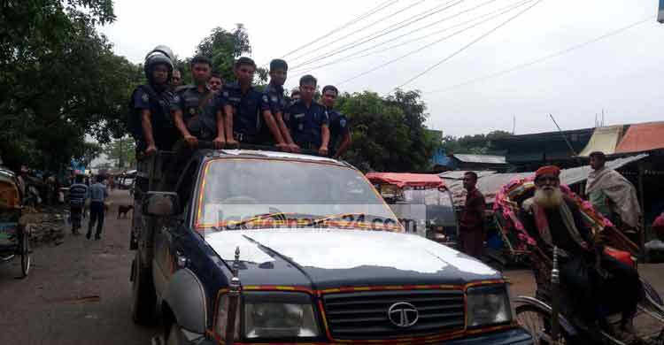 বিজয়নগরে কঠোর অবস্থানে আইনশৃঙ্খলা বাহিনী