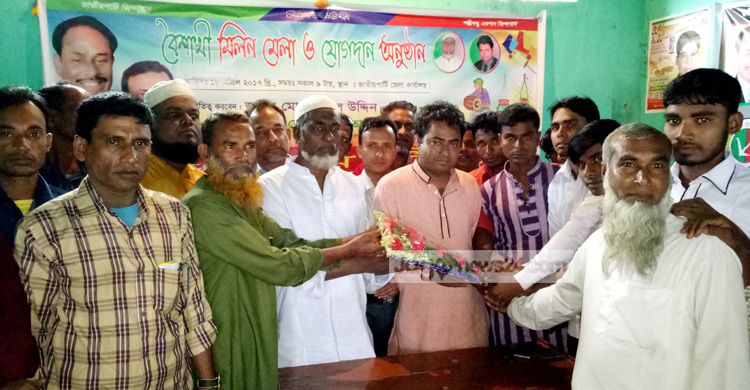 জয়পুরহাটে অর্ধশতাধিক বিএনপি নেতাকর্মীর জাতীয় পার্টিতে যোগদান