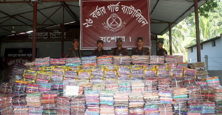 যশোরে সোয়া কোটি টাকার ভারতীয় শাড়ি জব্দ 