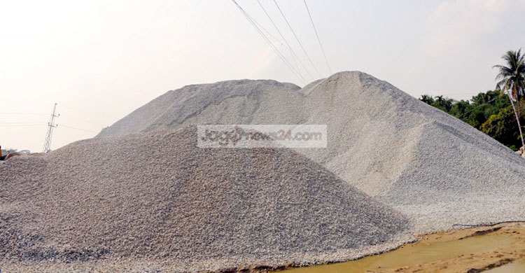 নওয়াপাড়ায় ব্রিজ নির্মাণে পাথর নিয়ে তোলপাড়