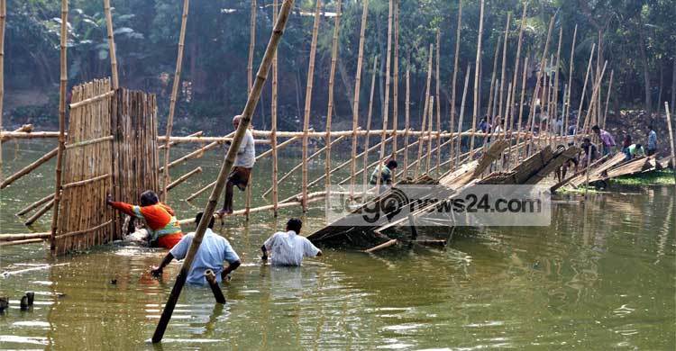 ভৈরব নদ থেকে ৮টি বাঁশের বেড়া উচ্ছেদ