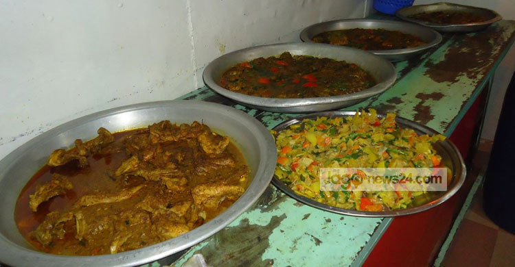 ঝালকাঠি-ঢাকা লঞ্চ ক্যান্টিনে খাবারের ‘গলাকাটা’ দাম