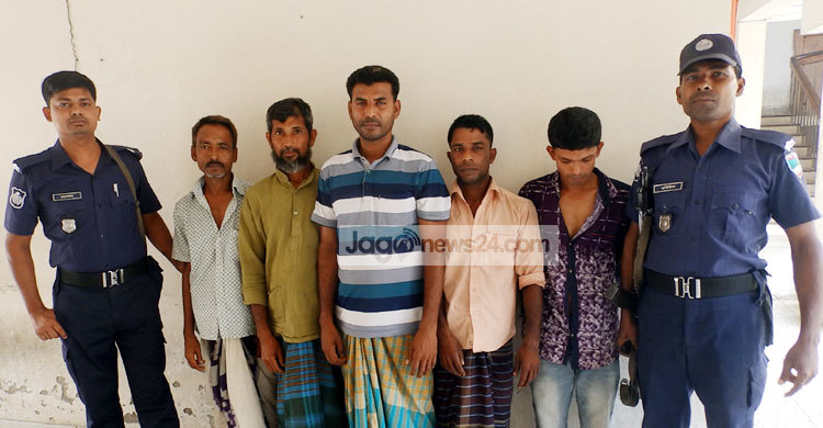 ঝিনাইদহে পুলিশের বিশেষ অভিযানে গ্রেফতার ৬৭