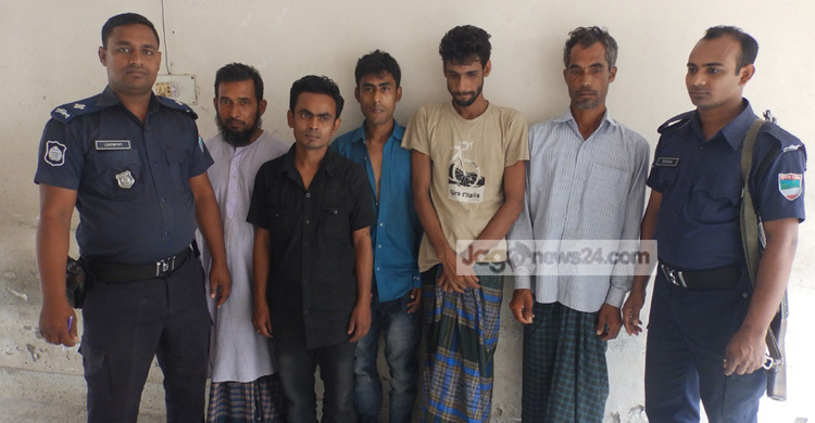 ঝিনাইদহে দুই জামায়াত কর্মীসহ গ্রেফতার ৬৩ 