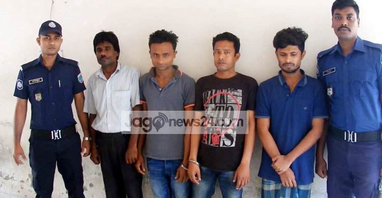 ঝিনাইদহে পুলিশি অভিযানে গ্রেফতার ৫৬