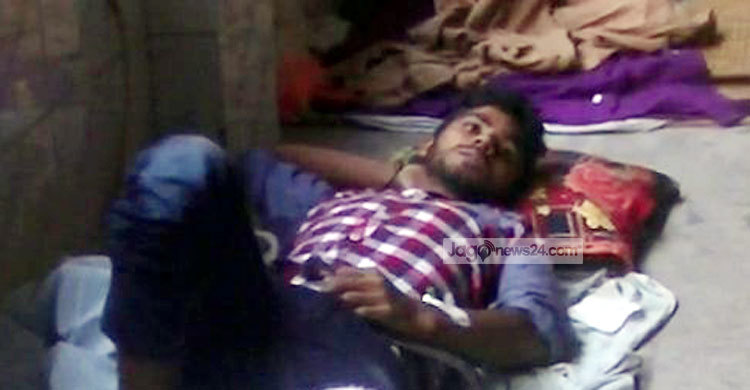 স্কুলছাত্রীকে হামলাকারী যুবক গুলিবিদ্ধ অবস্থায় গ্রেফতার