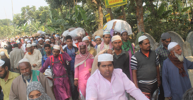 ঝিনাইদহে আখেরি মুনাজাতের মধ্য দিয়ে শেষ হলো ইজতেমা