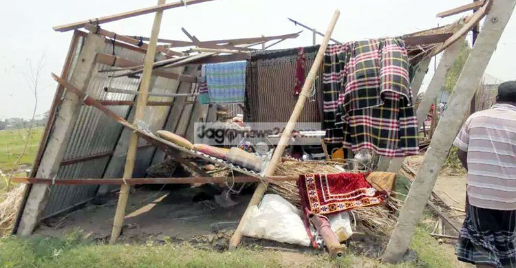 শরীয়তপুরে ঝড়ের তাণ্ডবে নিহত ১