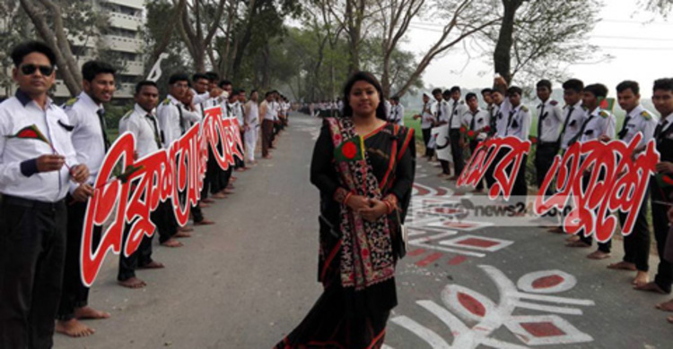 শিক্ষার্থীদের ৬ কিলোমিটার দীর্ঘ প্রভাতফেরি!