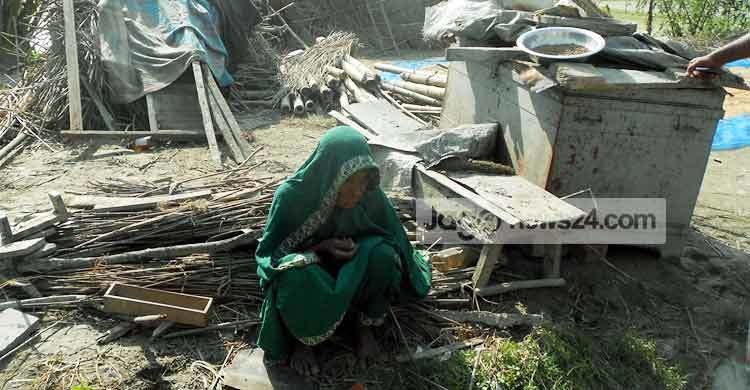 চিলমারীতে ক্ষতিগ্রস্তরা খোলা আকাশের নিচে