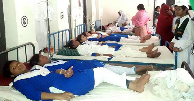 বিস্কুটে ময়দার পরিবর্তে চুন : ১০ শিক্ষার্থী গুরুতর অসুস্থ 