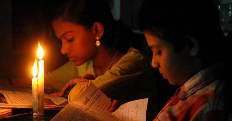 লোডশেডিংয়ে অতিষ্ঠ নওগাঁর জনজীবন