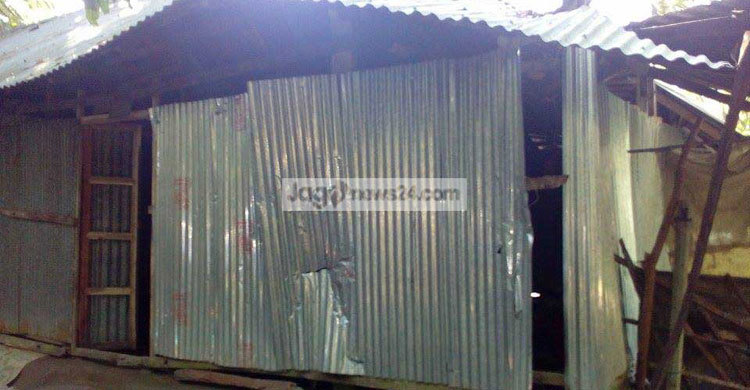 রায়পুরে বিরোধের জেরে দিনমজুরের বাড়ি ভাঙচুর