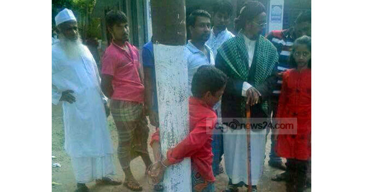 ১১ টাকার জন্য শিশুকে খুঁটিতে বেঁধে মারধর