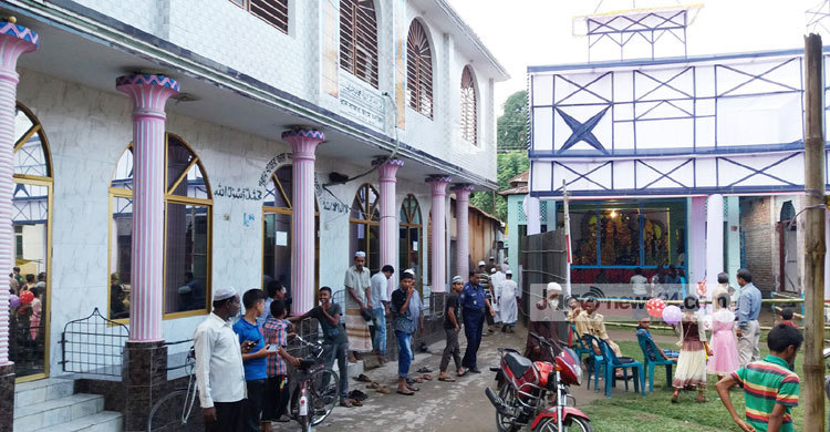 একই আঙিনায় মসজিদ-মন্দির