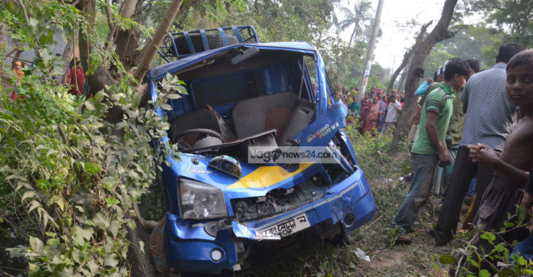 লালপুরে ট্রাকচাপায় নিহত ৪