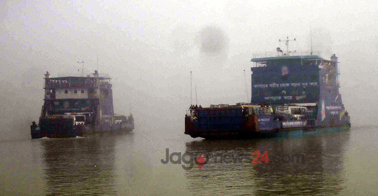 পাটুরিয়া-দৌলতদিয়া নৌরুটে ফেরি চলাচল বন্ধ