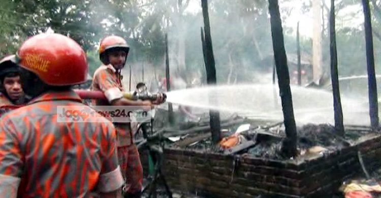 শিবচরে অগ্নিকাণ্ডে ৫০ লাখ টাকার ক্ষতি