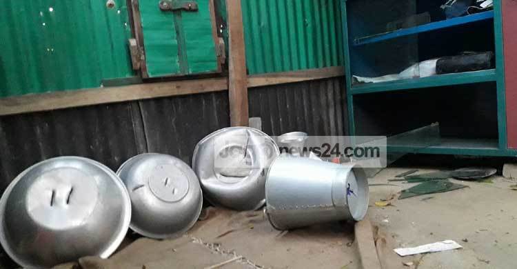 মামলার তদন্তে গিয়ে পুলিশের কাণ্ড!