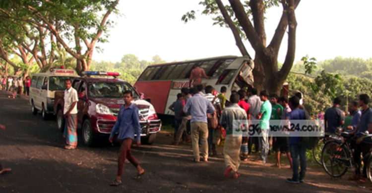 মাগুরায় যাত্রীবাহী বাস উল্টে নিহত ১