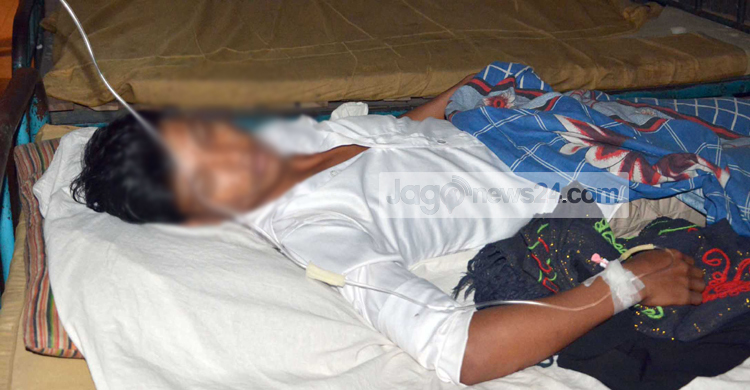 তথ্য ফাঁস : শিক্ষার্থীকে পিটিয়ে হাসপাতালে পাঠালেন প্রধান শিক্ষক