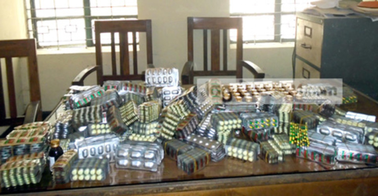 হাসপাতালের সরকারি ওষুধ উদ্ধারের ঘটনায় মামলা