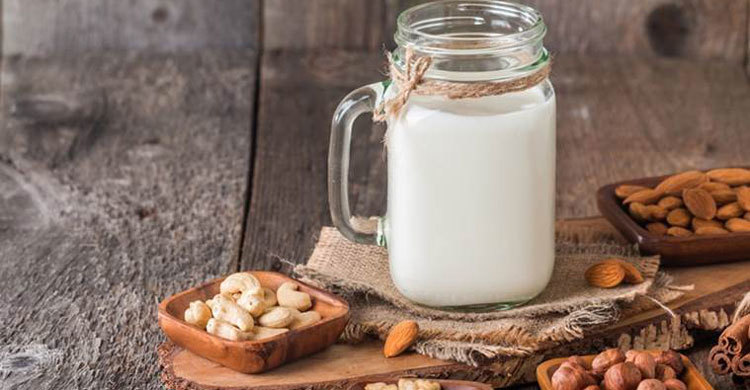 Drinking whole-fat milk may make kids leaner