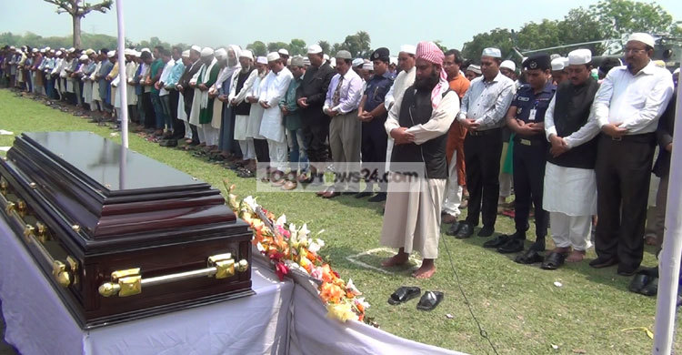 শেষবারের মতো নিজ গ্রামের ছোঁয়া নিলেন মিজারুল কায়েস