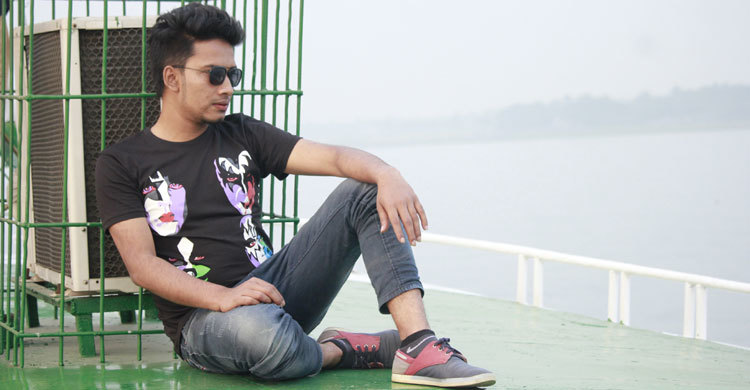 ছেলেদের ফ্যাশনে স্নিকার্স