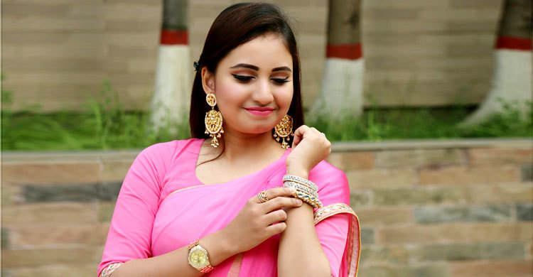 শীতের দিনের পার্টি সাজ