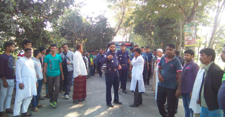  পুলিশের মিথ্যা মামলার প্রতিবাদে মুন্সিগঞ্জে বিক্ষোভ