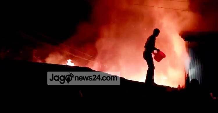 মিরকাদিমে অগ্নিকাণ্ডে ১০ দোকান ভস্মীভূত