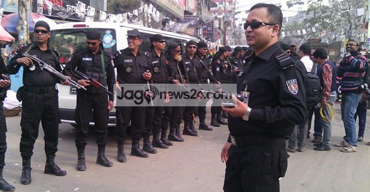 নারায়ণগঞ্জে কঠোর অবস্থানে আইনশৃঙ্খলা বাহিনী