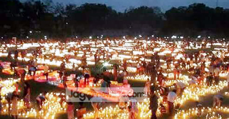 এবারও লাখো প্রদীপ জ্বেলে ভাষা শহীদদের স্মরণ