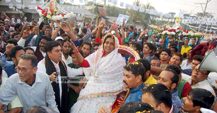 নিজেই নৌকার স্লোগান ধরলেন আইভী