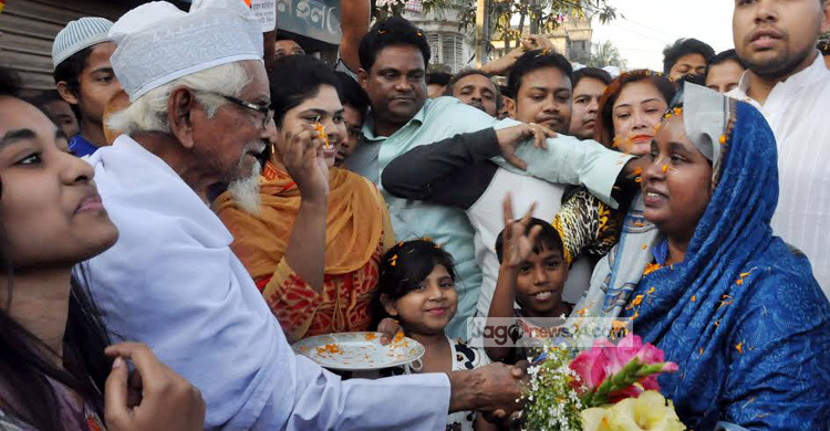 আইভীর গণসংযোগে জনতার ঢল