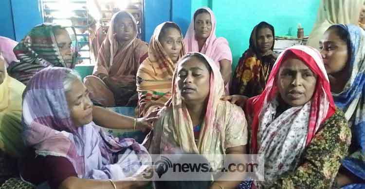 মেঘনায় ট্রলারডুবি : চার ব্যবসায়ীর মরদেহ উদ্ধার